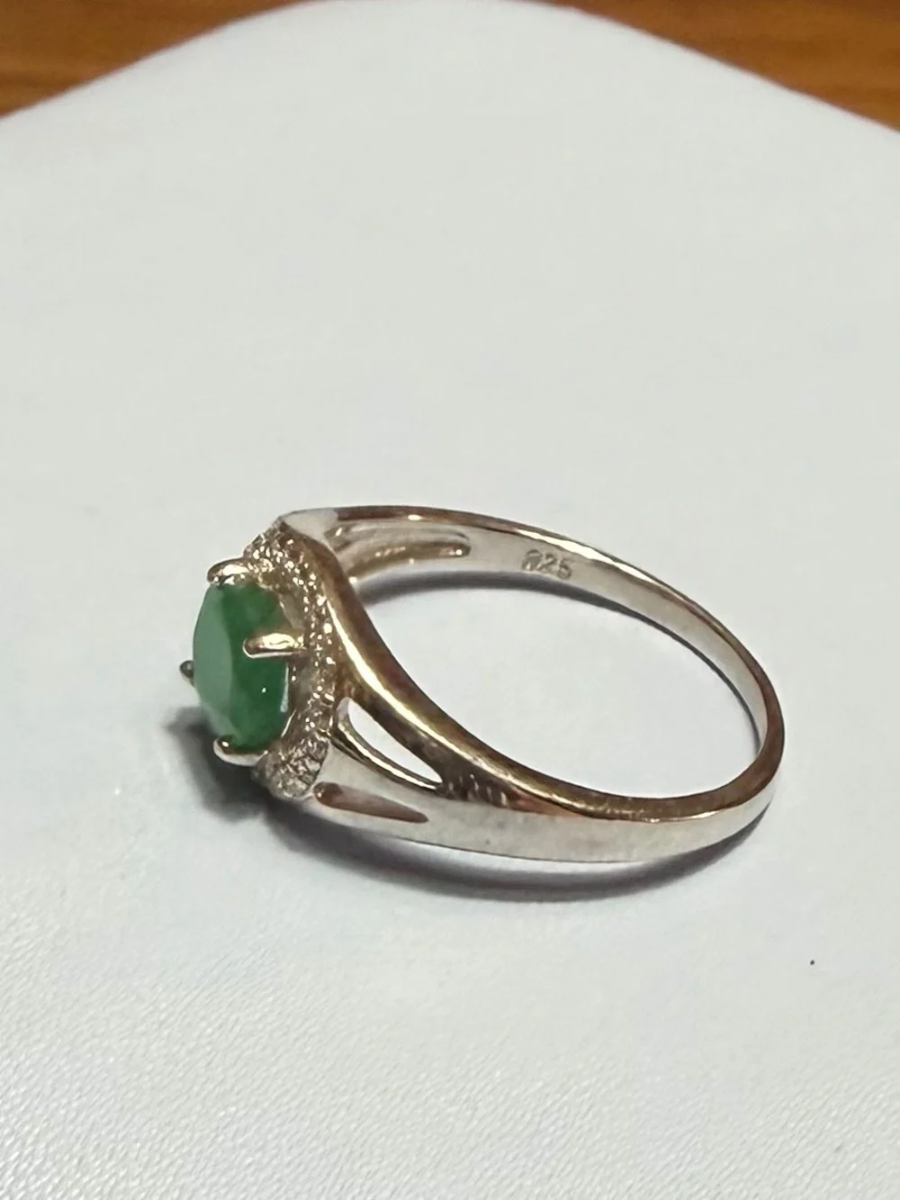 Stunning Natural Emerald .80CT & Zircon Halo 925 Sterling Silver Ring Size 7